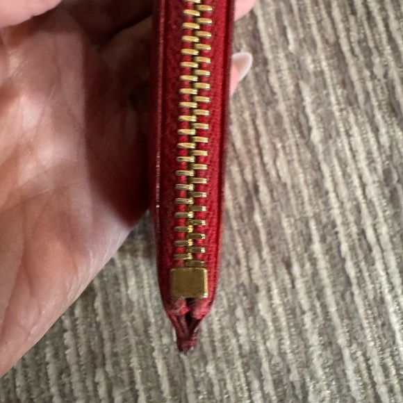 Louis Vuitton epi pochette and matching key pouch - Picture 11 of 15